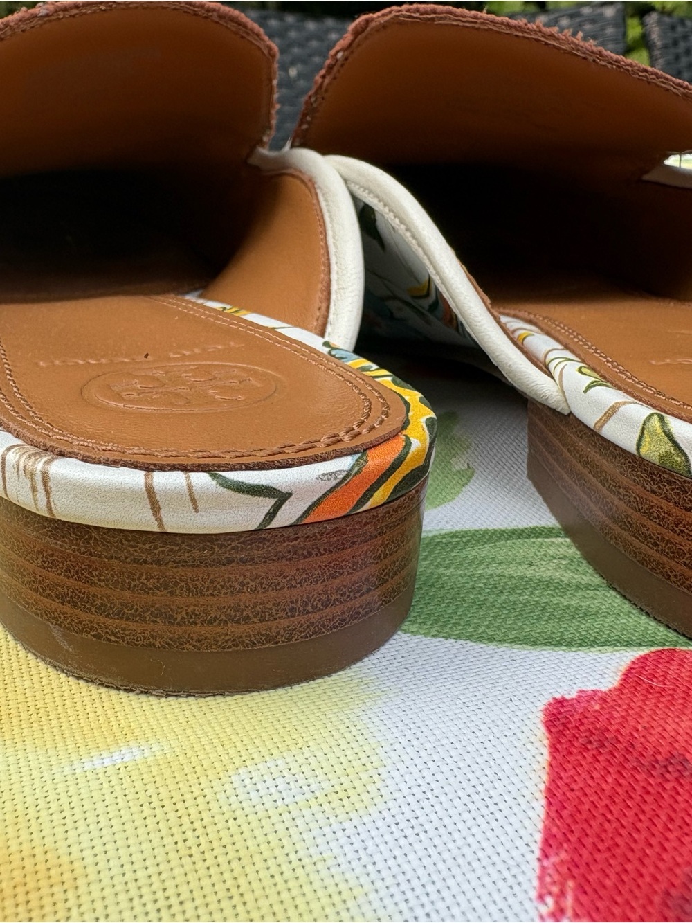 Tory Burch Olive Green Canvas Chain-Trim Slide Mules - Picture 6 of 7